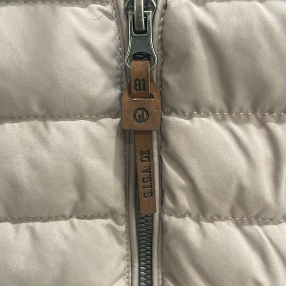 G.I.G.A. DX Taupe Puffer Vest - Picture 2 of 3